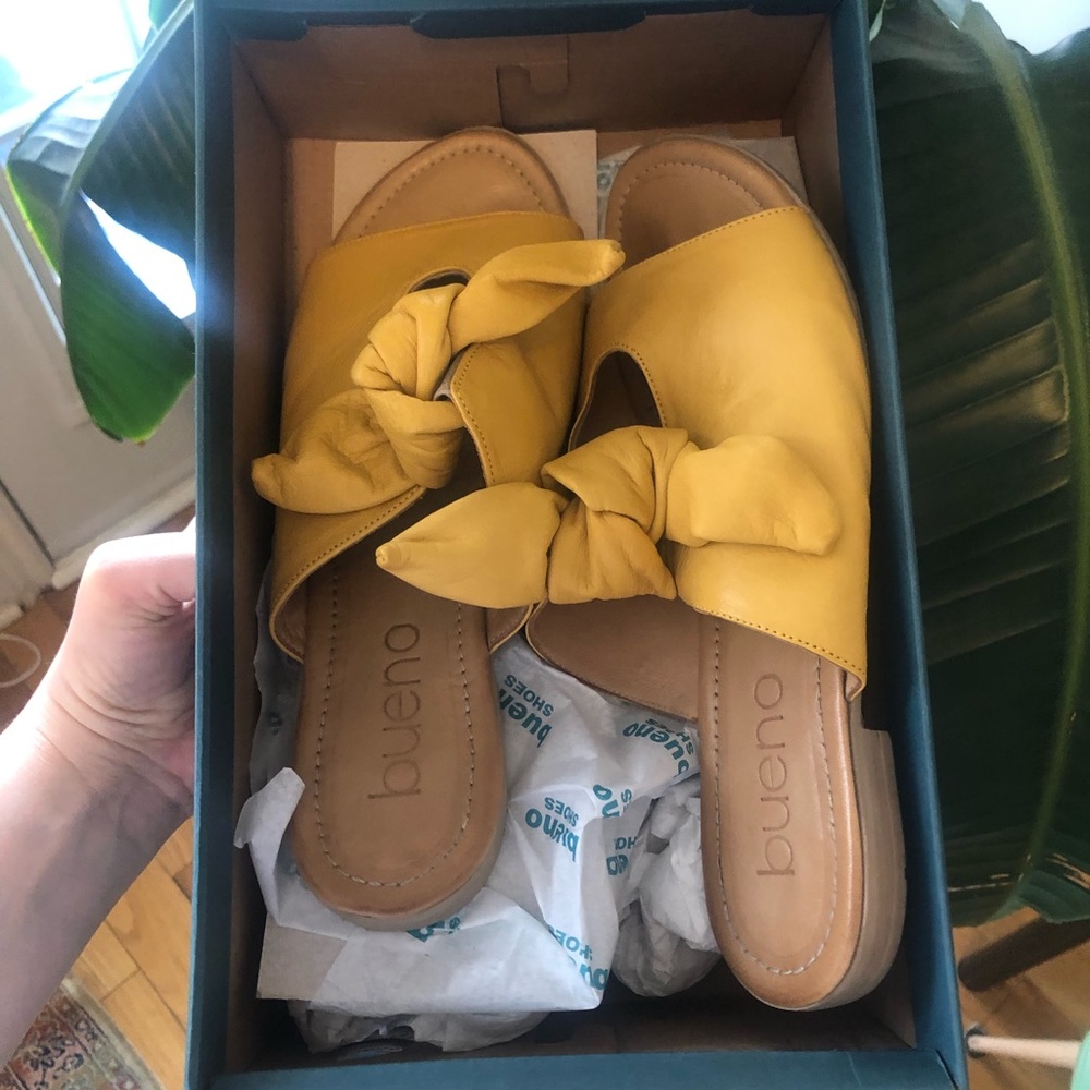 Bueno yellow sandals